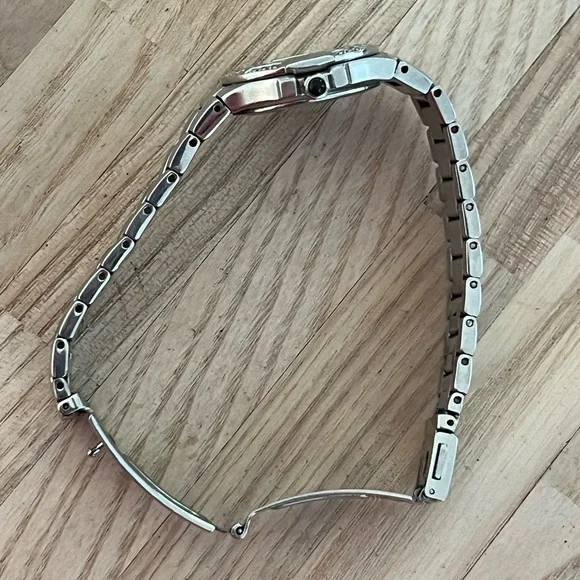 Seiko Coutura Ladies Watch Genuine Diamonds Pink Pearl Dial Stainless Bracelet